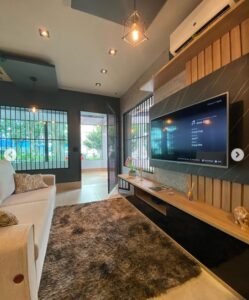 Home 03
